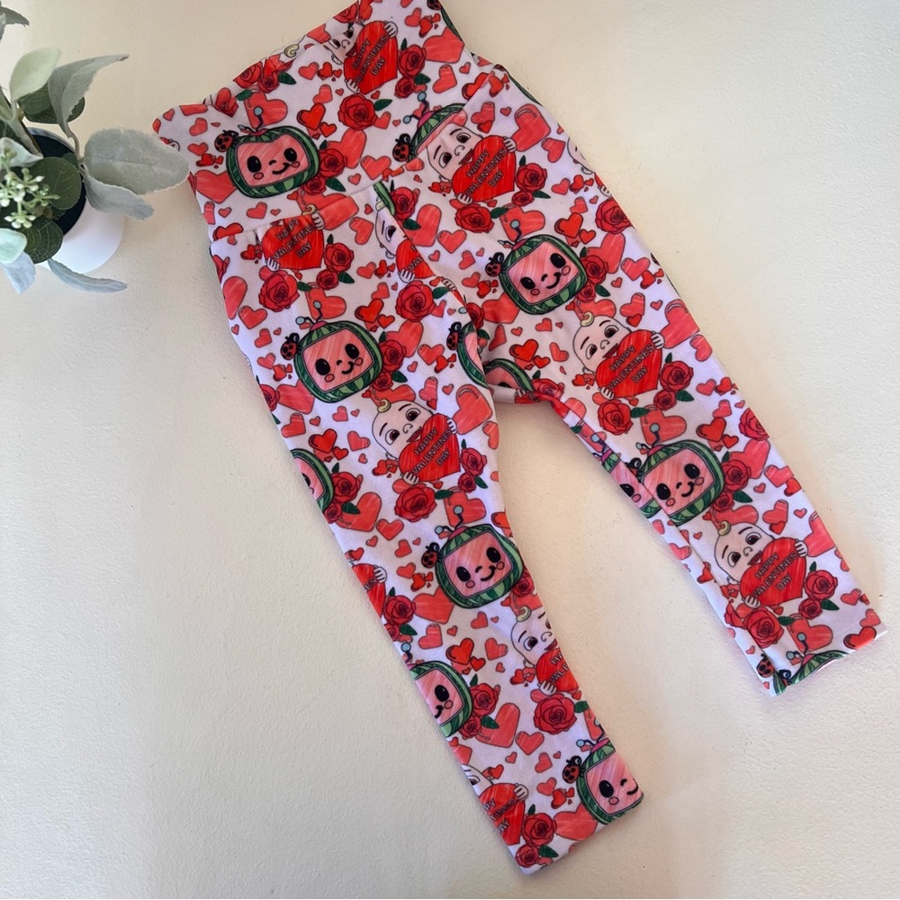 CocoMelon Valentines leggings